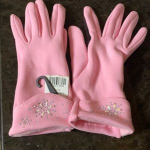 Womens pink soft gloves with snowflakes design NWT